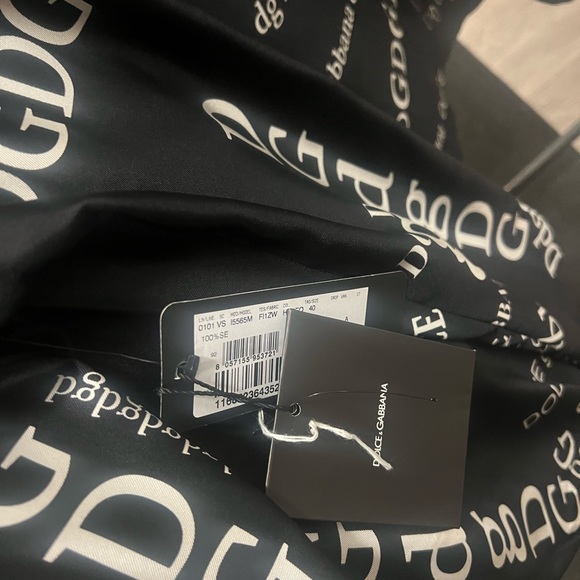 Dolce & Gabbana Silk Pajama Shirt With Lettering Print - Picture 6 of 8